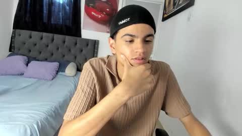 white online show from 05-09-26, 06:35