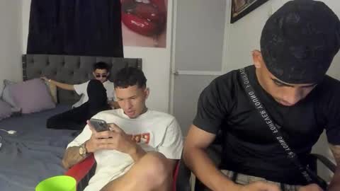 white online show from 05-25-26, 04:29
