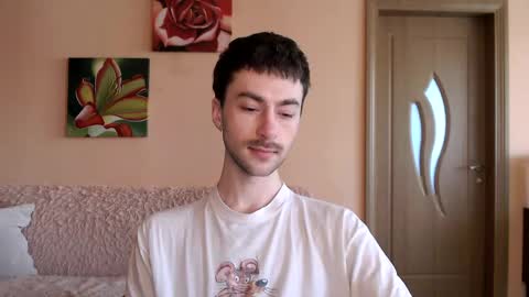 Snapshot of white_sport chatting on 05-11-26, 12:22 Tom online show from 05-11-26, 12:22