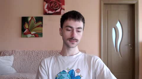 Snapshot of white_sport chatting on 05-25-26, 12:22 Tom online show from 05-25-26, 12:22