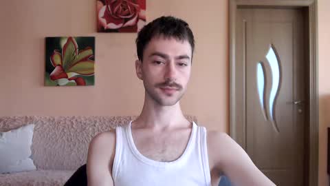 Snapshot of white_sport chatting on 05-26-26, 11:17 Tom online show from 05-26-26, 11:17