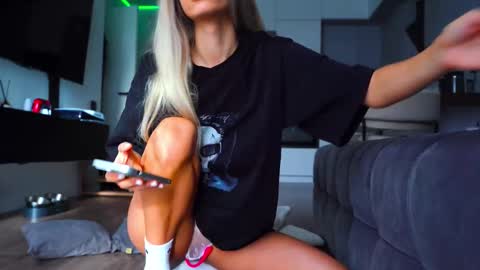 Kate  online show from 10-27-25, 05:55