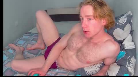 Snapshot of whitebars22 chatting on 12-18-25, 08:53 whitebars22 online show from 12-18-25, 08:53