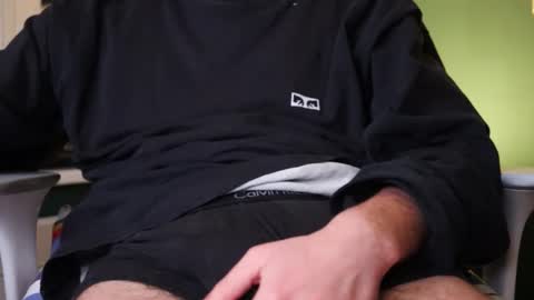 Snapshot of whiteeuropaboy chatting on 12-14-25, 10:25 whiteeuropaboy online show from 12-14-25, 10:25