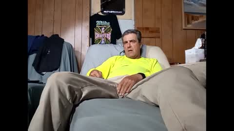 Snapshot of whitelion67 chatting on 09-08-25, 10:20 whitelion67 online show from 09-08-25, 10:20