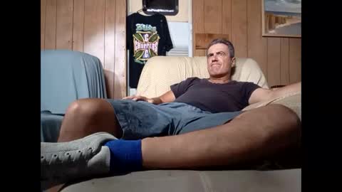 Snapshot of whitelion67 chatting on 10-26-25, 06:36 whitelion67 online show from 10-26-25, 06:36