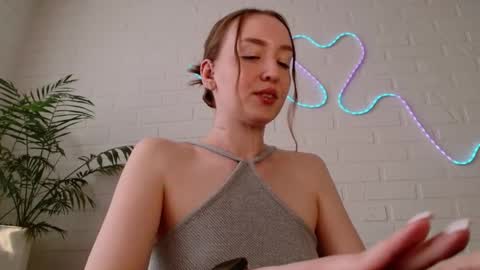 You wont find me here on Saturdays and Sundays  online show from 04-09-26, 01:38