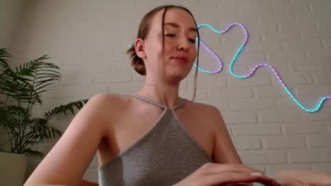 Snapshot of whiteprincessluna chatting on 05-19-26, 02:34 You wont find me here on Saturdays and Sundays online show from 05-19-26, 02:34