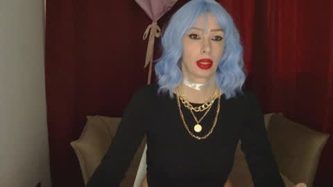 White Queen online show from 02-05-25, 08:11