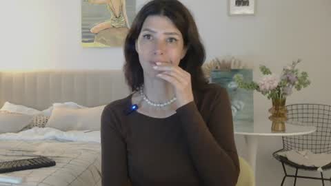 White Queen online show from 06-22-26, 06:27