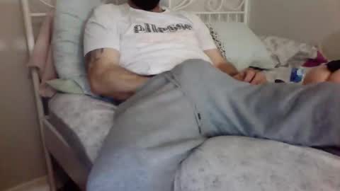 Snapshot of whitestellon chatting on 05-10-26, 02:33 Whitestallions Room online show from 05-10-26, 02:33