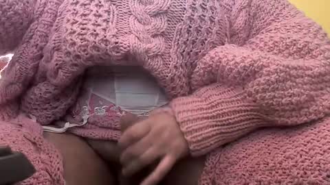 Snapshot of whitesweater chatting on 12-02-24, 09:56 whitesweater online show from 12-02-24, 09:56