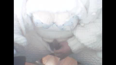 Snapshot of whitesweater chatting on 01-06-25, 10:13 whitesweater online show from 01-06-25, 10:13