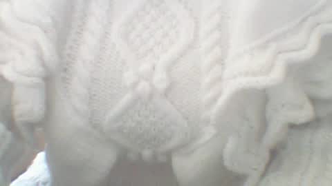 Snapshot of whitesweater chatting on 02-20-25, 07:01 whitesweater online show from 02-20-25, 07:01