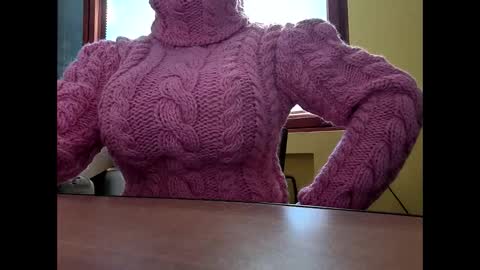 Snapshot of whitesweater chatting on 09-19-25, 06:15 whitesweater online show from 09-19-25, 06:15