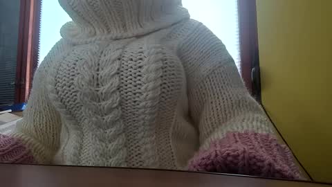 Snapshot of whitesweater chatting on 09-23-25, 06:16 whitesweater online show from 09-23-25, 06:16