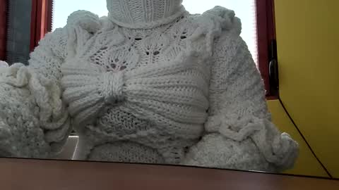 Snapshot of whitesweater chatting on 09-29-25, 06:07 whitesweater online show from 09-29-25, 06:07