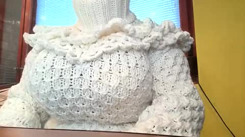 Snapshot of whitesweater chatting on 10-06-25, 06:11 whitesweater online show from 10-06-25, 06:11