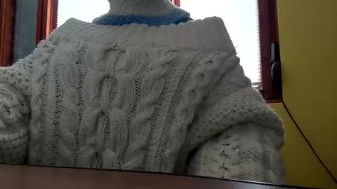 Snapshot of whitesweater chatting on 11-10-25, 08:13 whitesweater online show from 11-10-25, 08:13