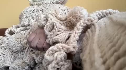 whitesweater online show from 04-02-26, 06:55