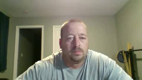 Snapshot of whitewolf850212 chatting on 10-21-25, 09:10 white wolf jeremy online show from 10-21-25, 09:10