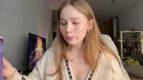 Alisa online show from 10-22-25, 07:41