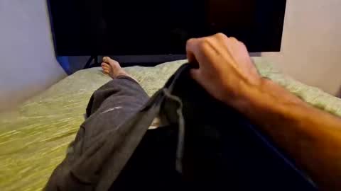 whoknowssomeone online show from 11-07-25, 05:13