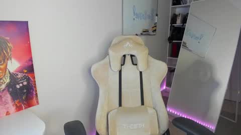 Abby  online show from 01-24-25, 04:27