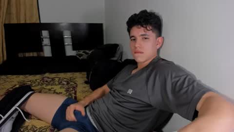 whos_he online show from 12-02-25, 10:16