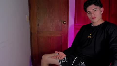 whos_he online show from 01-11-26, 11:54