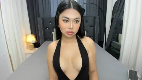 Snapshot of whoss_sofia chatting on 11-18-25, 05:23 Sofia online show from 11-18-25, 05:23