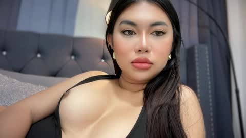 Snapshot of whoss_sofia chatting on 12-18-25, 12:27 Sofia online show from 12-18-25, 12:27
