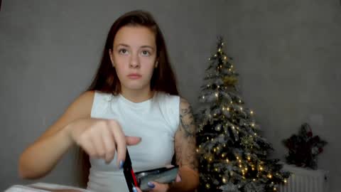 Snapshot of why_again_me chatting on 12-25-24, 04:43 Veronica online show from 12-25-24, 04:43