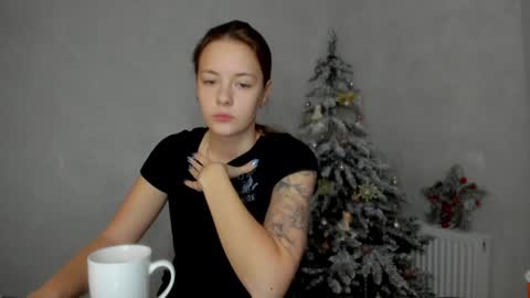 Snapshot of why_again_me chatting on 01-10-25, 03:58 Veronica online show from 01-10-25, 03:58