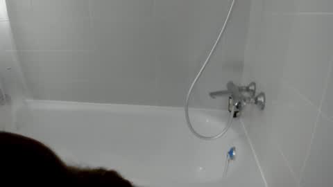 Snapshot of why_again_me chatting on 01-10-25, 07:00 Veronica online show from 01-10-25, 07:00