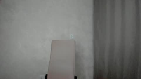 Snapshot of why_again_me chatting on 01-17-25, 06:33 Veronica online show from 01-17-25, 06:33