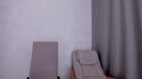 Snapshot of why_again_me chatting on 01-30-25, 05:39 Veronica online show from 01-30-25, 05:39