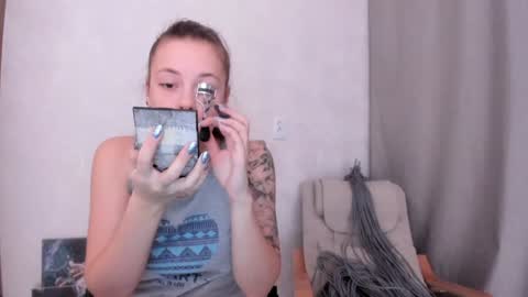 Snapshot of why_again_me chatting on 02-06-25, 07:29 Veronica online show from 02-06-25, 07:29