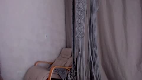 Snapshot of why_again_me chatting on 03-02-25, 07:34 Veronica online show from 03-02-25, 07:34