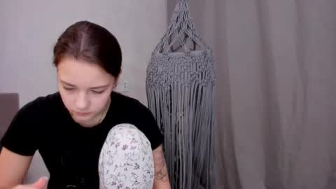 Snapshot of why_again_me chatting on 03-05-25, 06:23 Veronica online show from 03-05-25, 06:23