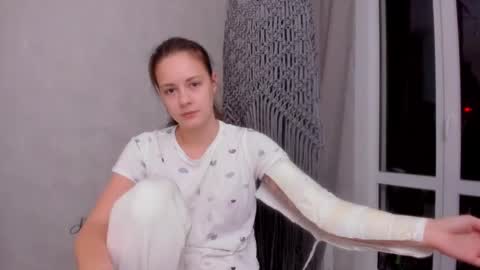 Snapshot of why_again_me chatting on 03-11-25, 07:36 Veronica online show from 03-11-25, 07:36