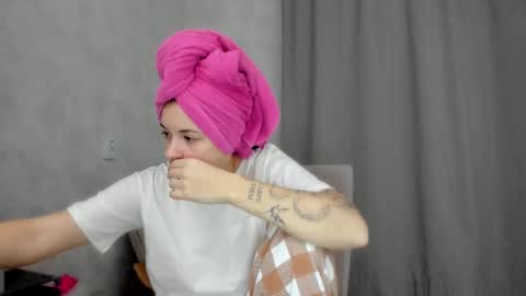 Veronica online show from 01-18-26, 06:23