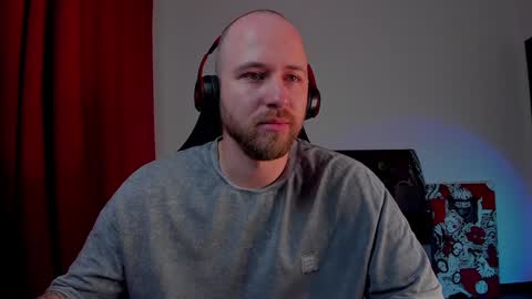 Snapshot of why_you_so_serious chatting on 12-25-24, 09:11 VI online show from 12-25-24, 09:11