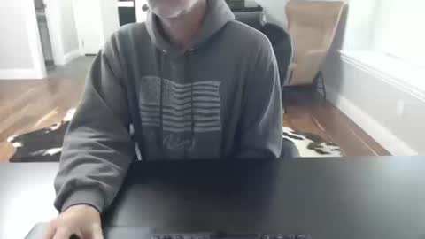 Snapshot of whyjonnie chatting on 10-20-25, 03:34 Why Jonnie online show from 10-20-25, 03:34