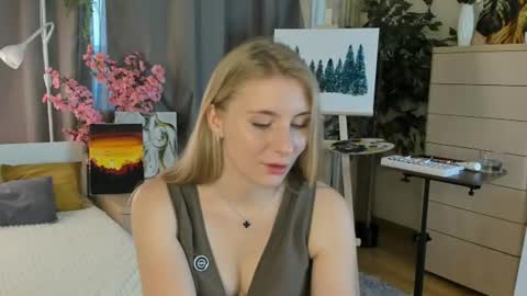 Snapshot of wicked_linden chatting on 07-16-26, 05:35 Mia online show from 07-16-26, 05:35