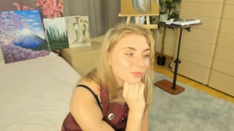 Snapshot of wicked_linden chatting on 07-20-26, 10:39 Mia online show from 07-20-26, 10:39