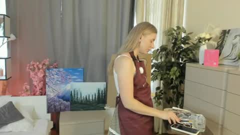 Snapshot of wicked_linden chatting on 07-21-26, 05:21 Mia online show from 07-21-26, 05:21
