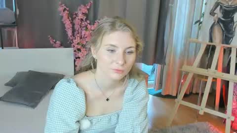 Snapshot of wicked_linden chatting on 07-28-26, 05:36 Mia online show from 07-28-26, 05:36