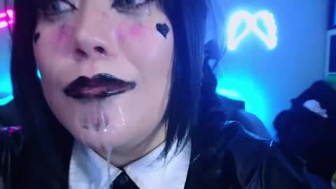 Laura  online show from 12-06-24, 05:31