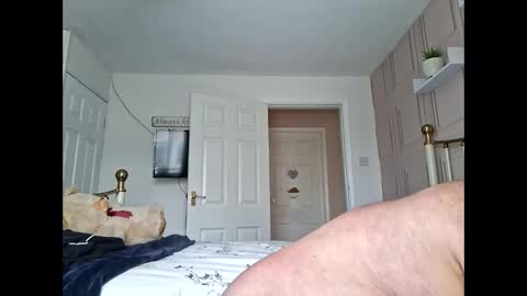 Snapshot of wifeswornknickers chatting on 03-16-26, 04:44 wifeswornknickers online show from 03-16-26, 04:44